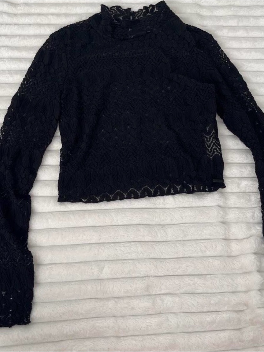 Hurley Black Lace Long-Sleeve Cropped Top Sz S High Neck